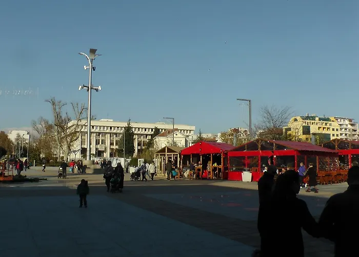 Apartment Center , Modern And Quiet